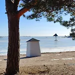 شقة Amos Coastal Escape -