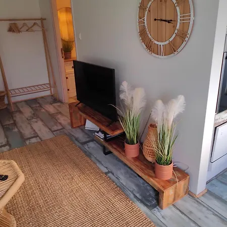 Amos Coastal Escape - Apartament